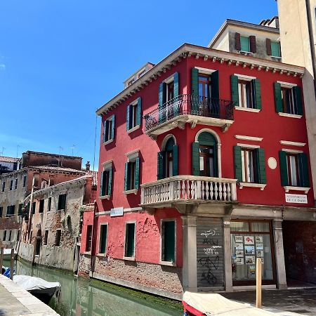 Splendid “True Venice Apartment” Overlooking Water المظهر الخارجي الصورة